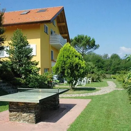 아파트 Bellavista B Garten-appartement Mit Pool
