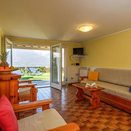 Bellavista B Garten-appartement Mit Pool 科利科