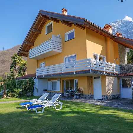 Bellavista B Garten-appartement Mit Pool Apartament Colico