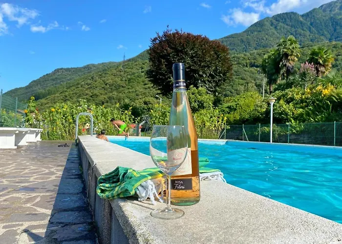 Bellavista B Garten-appartement Mit Pool * Colico