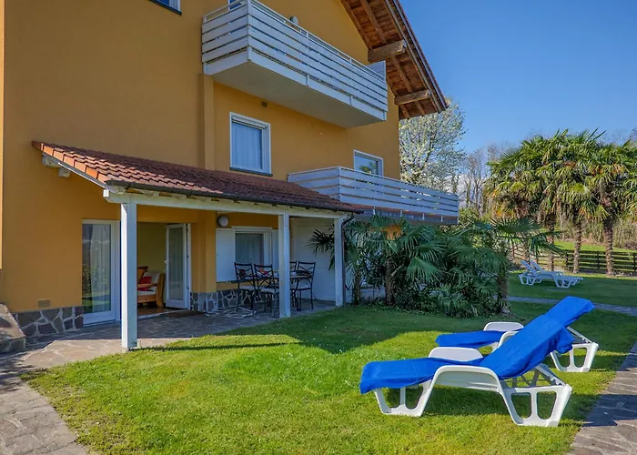 Bellavista B Garten-appartement Mit Pool * Colico