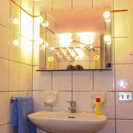 Bellavista B Garten-appartement Mit Pool Apartment Colico